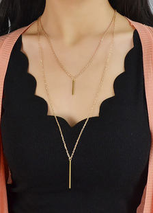 Collier métallique style contemporaine de deux couches
