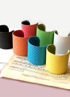 Bracelet à motif serpent