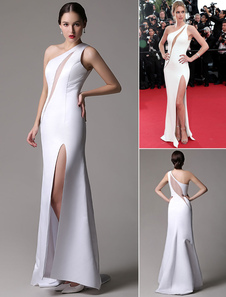 Robe Festival Cannes blanche fourreau satin une épaule