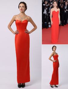 Robe Festival de Cannes rouge fourreau satin longueur plancher