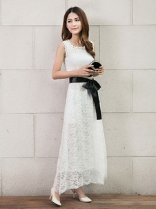 Robe longue en dentelle blanche jacquard