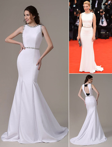 Robe pour Mostra de Venise blanche satin stretch avec noeud