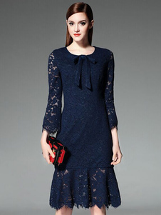 Robe éblouissante bodycon en dentelle col rond avec noeud creusé à demi-transparence