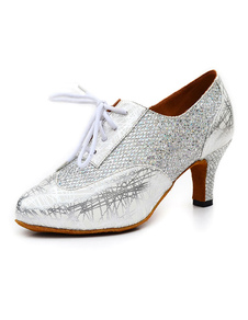 Lacets des femmes chaussures de salle de bal