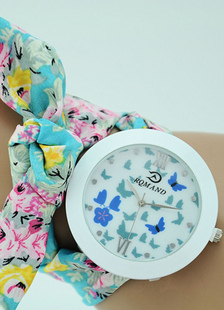 Tissu papillons imprimés montres