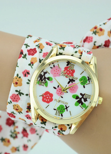 Tissu fleurs impression montres