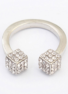 Bague avec strass pour homme