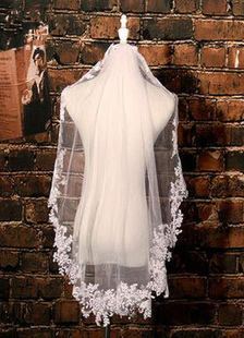 Mariage de Tulle voile du bout des doigts dentelle appliques bord goutte forme un niveaux voiles de 