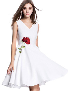 Sans manches des robes blanches plissée col en v Floral Print Skater les robes des femmes