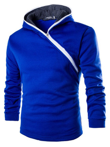 Sweat populaire en coton mélangé sans ornement.