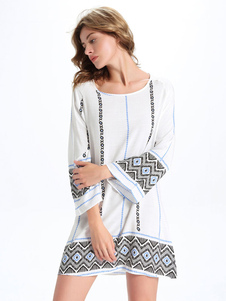 Robe blanche à manches longues col rond