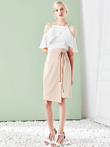 Courroies d’épaule froide haut ébouriffé