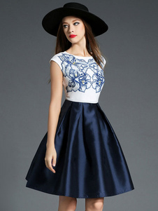 Skater bleu robe plissée robe évasé imprimé sans manches femme