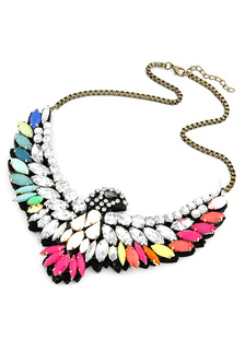 Délicat collier en résine style européen