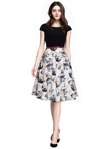 Robe vintage fabuleuse moderne blanche impression avec ceinture et jupe parapluie col rond à mancher