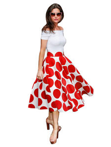 Magnétique robe vintage moderne rouge à pois plissée avec jupe parapluie hors de l'épaule