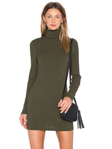 Robe pull charmante vert forête unicolore convenable col roulé street style