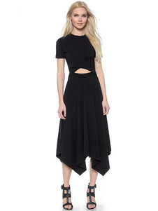 Fabuleuse robe skater mode en coton noir unicolore irrégulier creusé col rond