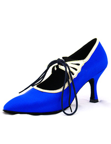Adorables chaussures de latine en satin bleu à talons aigus et lacets unicolore et bout amande
