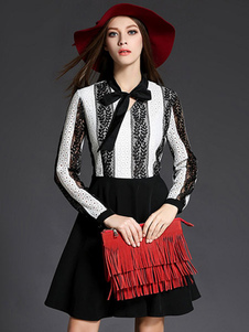 Attrayante robe skater doux en polyester noir bicolore plissé avec dentelle revers embelli