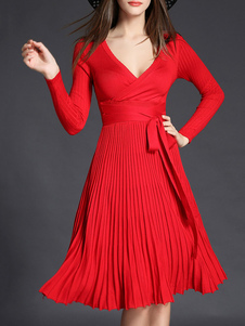 Éblouissante robe skater mode en acrylique unicolore moulant plissé col V