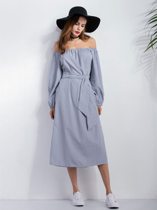 Belle robe droite mode en chiffon bleu avec rayure fendu et lacets hors de l'épaule