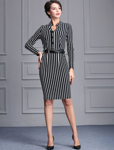 Robe bodycon en brocart noir col montant avec rayure fendu moulant