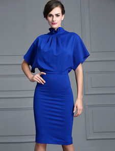 Belle robe bodycon en brocart bleu col montant unicolore