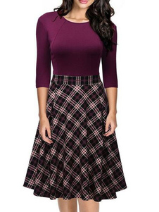 Belle robe skater rétro en spandex bordeaux écossais Sans ornement. col rond