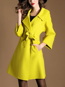 Charmant manteau en micro-fibres jaune unicolore avec lacets revers cranté