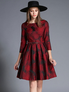 Fascinante robe skater mode en polyester bordeaux jacquard plissé avec ceinture col rond