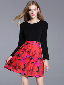 Fabuleuse robe skater mode en polyester noir impression plissé col rond