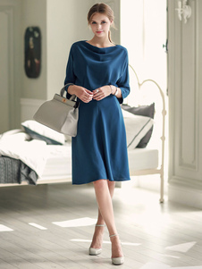 Belle robe skater mode en acétate de cellulose bleu unicolore plissé plissé col bateau