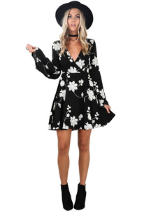 Éblouissante robe skater mode en polyester noir imprimé fleuri moulant col V