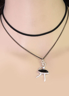 Délicat collier métallique style européen multicouche