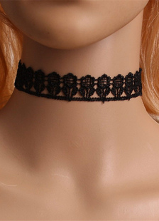 Délicat collier en nylon gothique