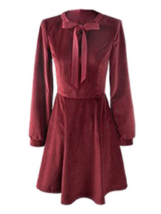 Magnétique robe skater mode en velours de soie unicolore moulant avec noeud col rond