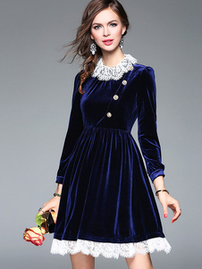 Magnifique robe skater casual en velours de soie bleu foncé unicolore froissé plissé col rond