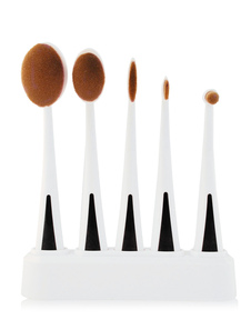 Pinceaux de maquillage blancs