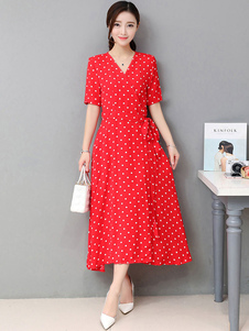 Robe longue rouge en chiffon à pois moulant fendu col V