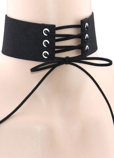 Doux collier en suède style western avec lacets