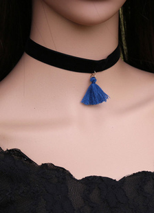 Fascinant collier en velours côtelé style universitaire