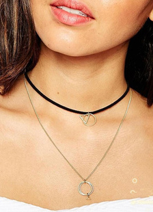 Délicat collier en suède style western