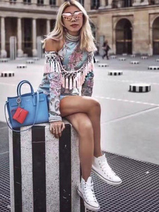 Robe bodycon en coton bleu ciel clair col montant impression avec frange détail épaules ouvertes