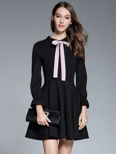 Éblouissante robe skater casual en chiffon unicolore moulant avec noeud col à revers