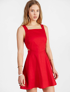 Magnifique robe skater mode en polyester rouge unicolore creusé col carré