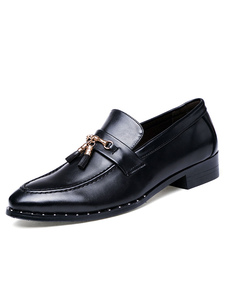 Chaussures robe noire ronde Toe Slip sur des chaussures plates avec des glands