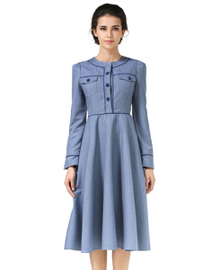 Fascinante robe skater mode en acétate de cellulose bleu unicolore avec poches col rond