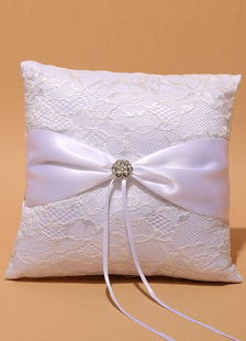 Oreiller d’anneau porteur oreiller dentelle strass blanc mariage avec ruban