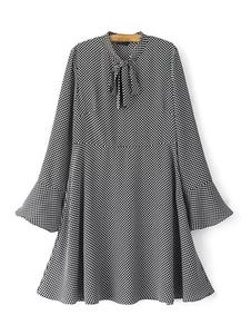 Maj en mousseline de soie robe noire à pois agrémenté robe de manches longues col Bell